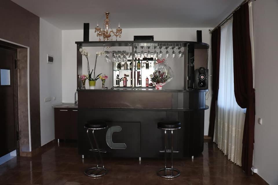 Pensiunea Maria Tania - Restaurant Mioveni Extérieur photo